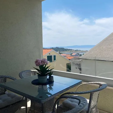 Modern With Garage Апартаменти *