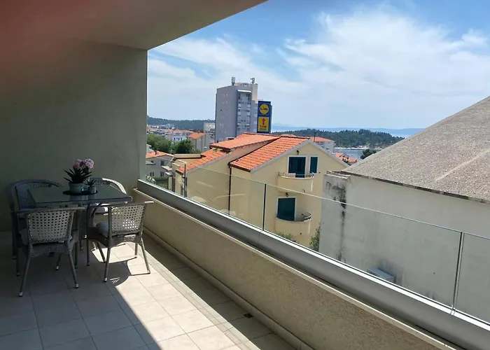 Διαμέρισμα Modern With Garage *