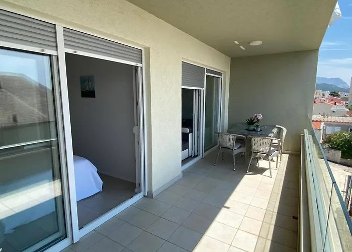 Διαμέρισμα Modern With Garage Μακάρσκα