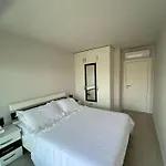 Modern With Garage Appartement Makarska