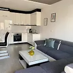 Appartement Modern With Garage *