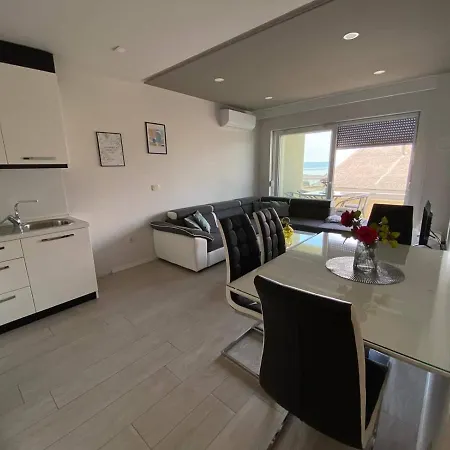 Modern With Garage * Makarska